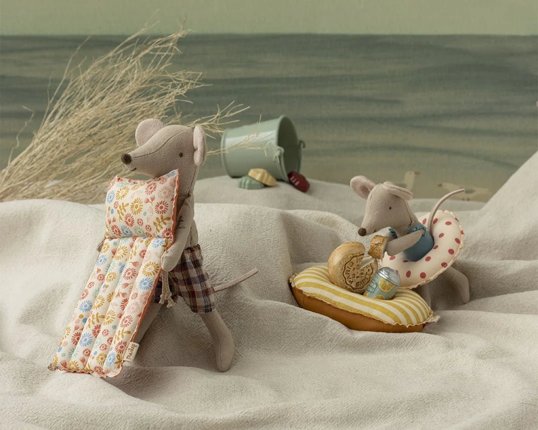 Beach mouse with air mattress, Dad - Flower - Maileg Toys sold by Rosebud & Jo