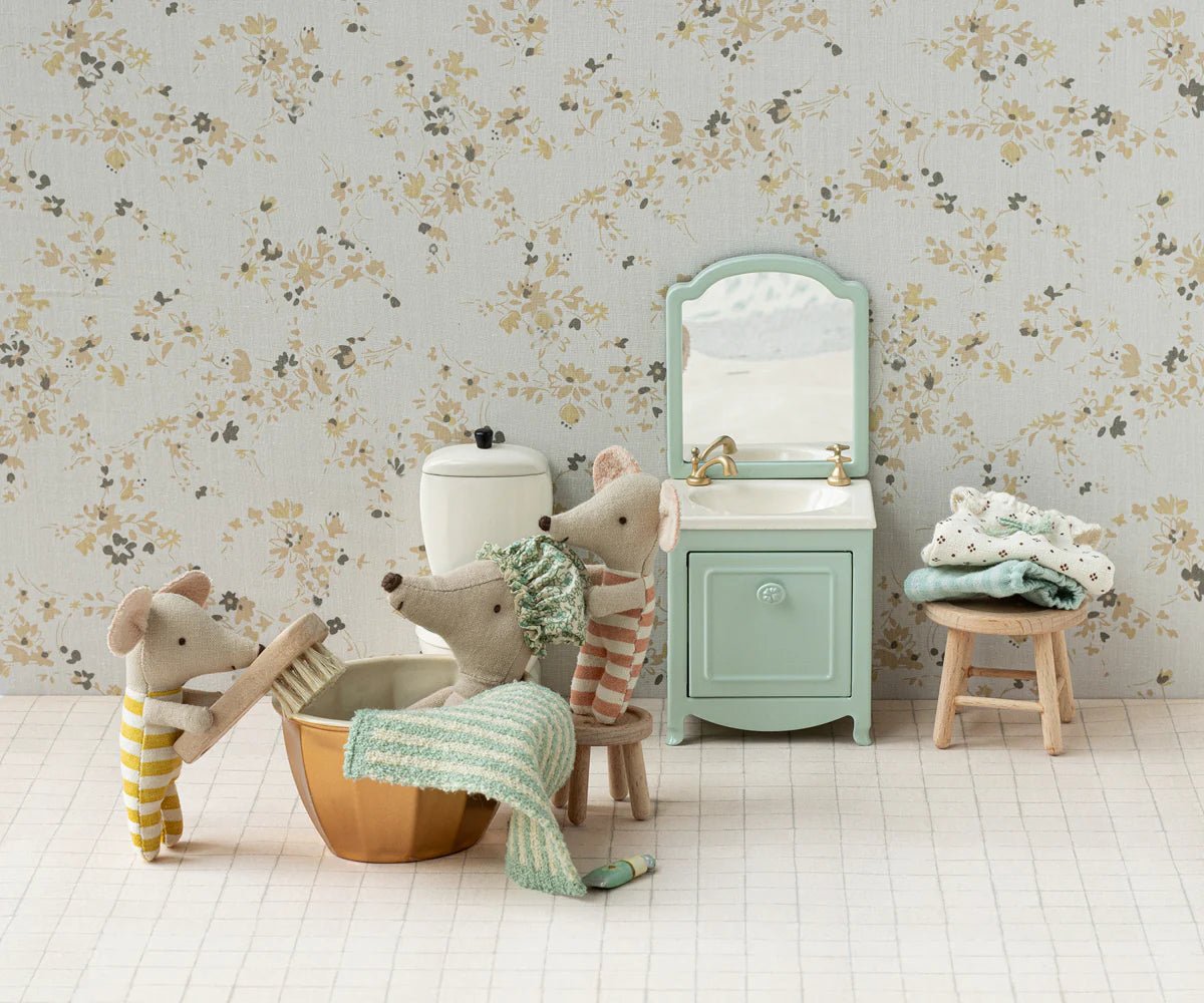Wellness Mouse, Big Sister - Mint - Maileg Toys sold by Rosebud & Jo