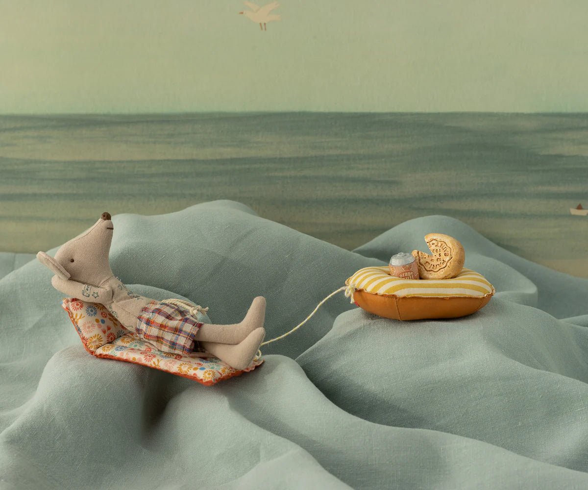 Beach mouse with air mattress, Dad - Flower - Maileg Toys sold by Rosebud & Jo